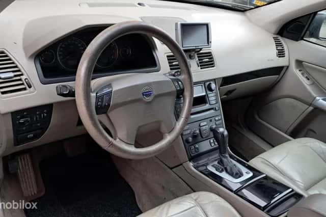 Volvo XC90 (2005) thumbnail 5