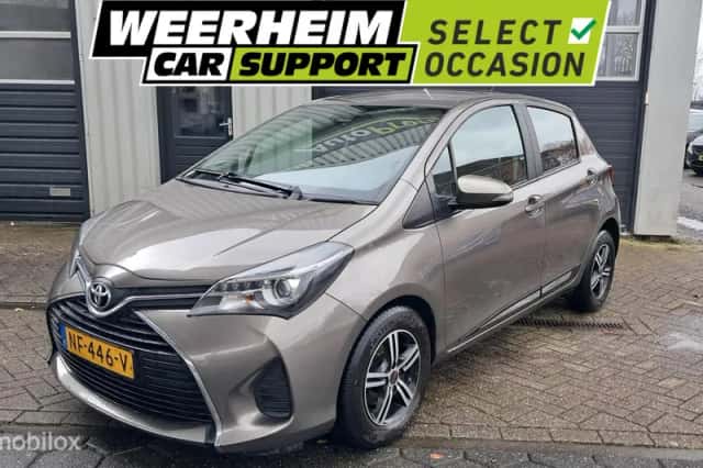 Toyota Yaris (2017) thumbnail 1