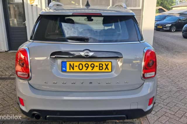 MINI Countryman (2018) thumbnail 4