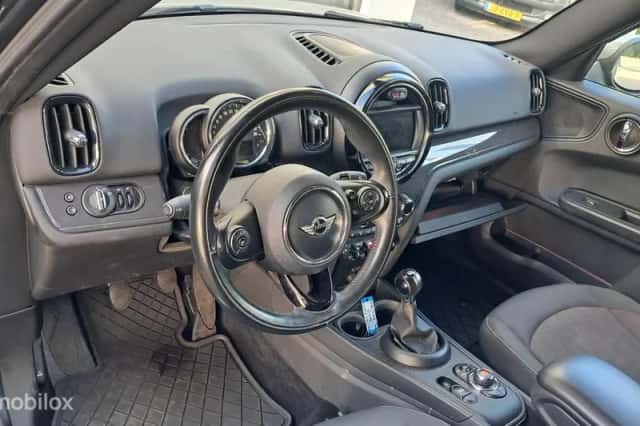 MINI Countryman (2018) thumbnail 5