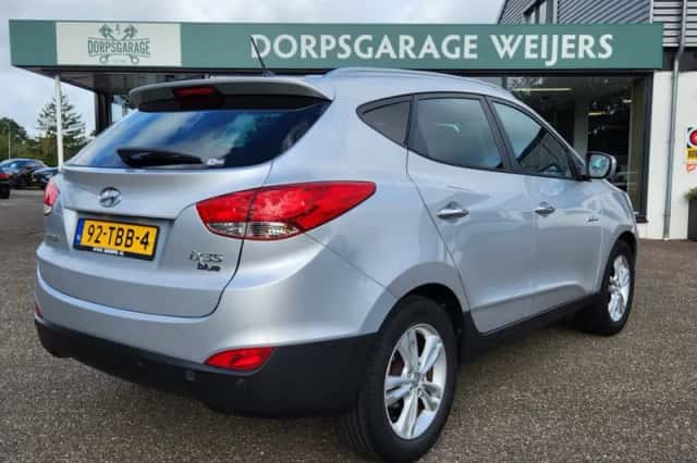 Hyundai ix35 (2012) thumbnail 2