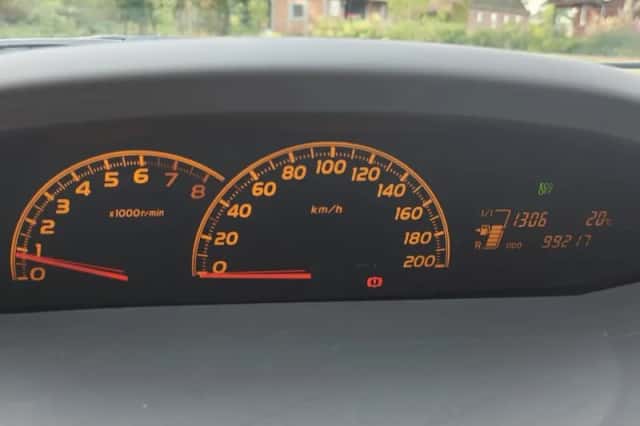 Toyota Yaris (2011) thumbnail 3
