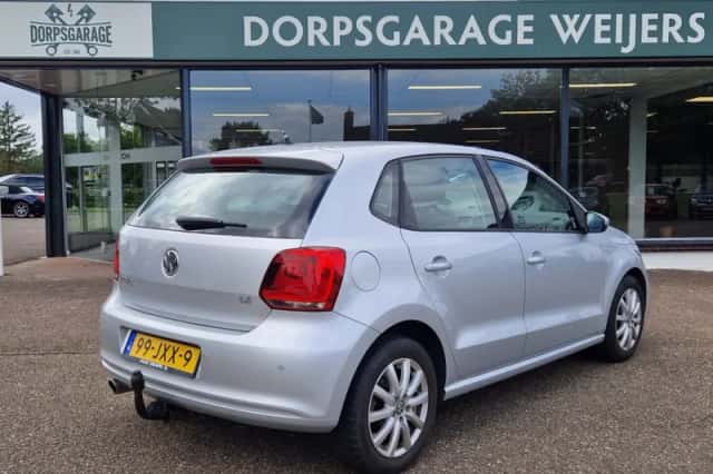 Volkswagen Polo (2009) thumbnail 2