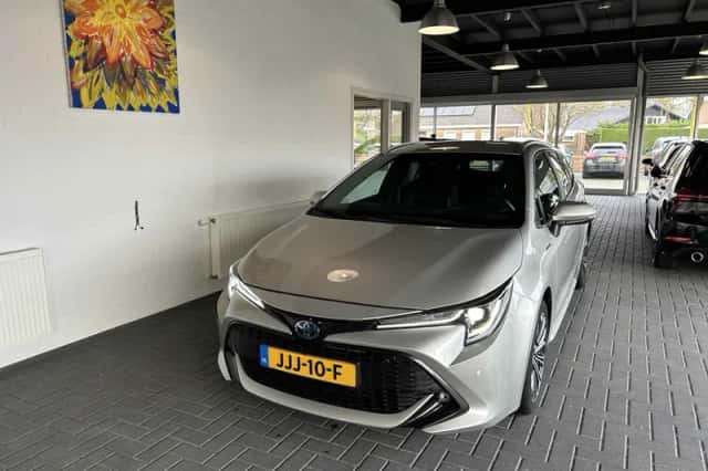 Toyota Corolla (2021) thumbnail 3