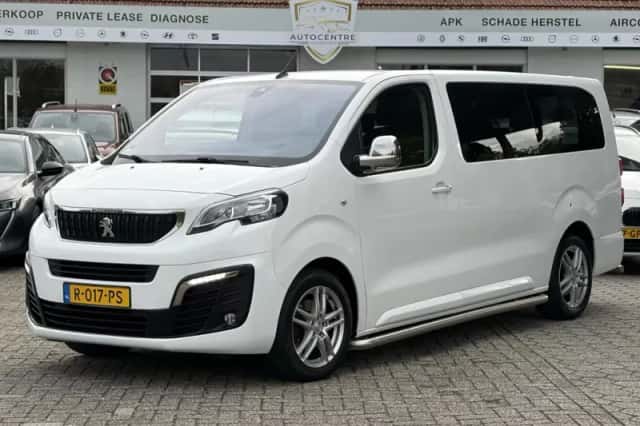 Peugeot Traveller (2018) thumbnail 2