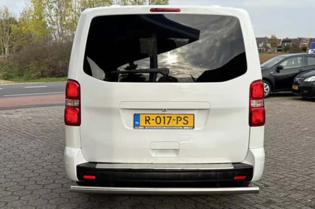 Peugeot Traveller (2018) thumbnail 5