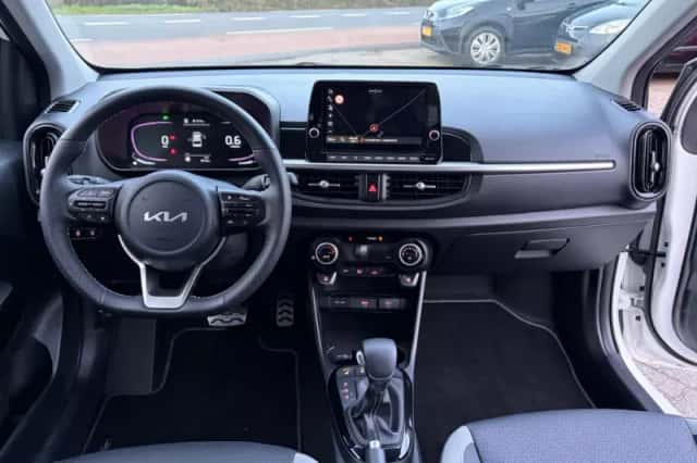 Kia Picanto (2025) thumbnail 3