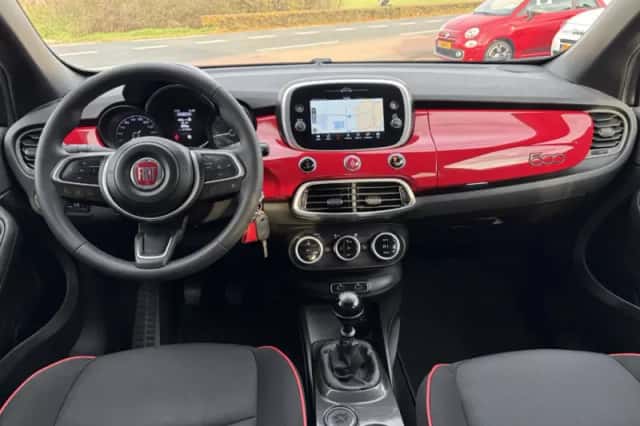 Fiat 500X (2023) thumbnail 2