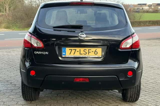 Nissan Qashqai (2010) thumbnail 5