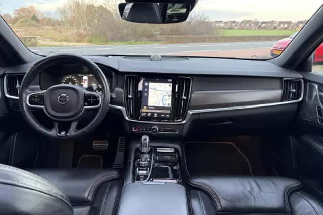 Volvo V90 (2018) thumbnail 3