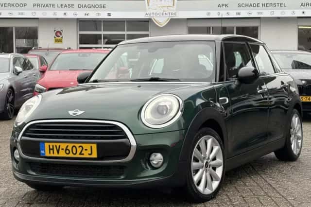 MINI Cooper (2016) thumbnail 4