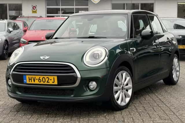 MINI Cooper (2016) thumbnail 5