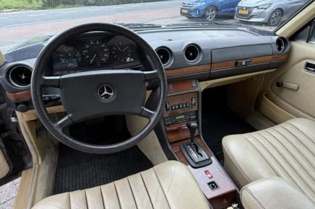 Mercedes-Benz 200-Serie (1985) thumbnail 3
