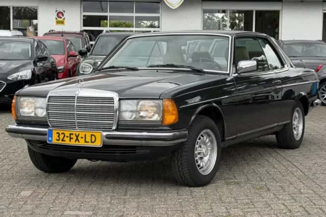 Mercedes-Benz 200-Serie (1985) thumbnail 5