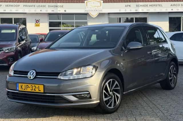 Volkswagen Golf (2019) thumbnail 4