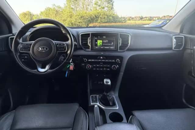 Kia Sportage (2016) thumbnail 3