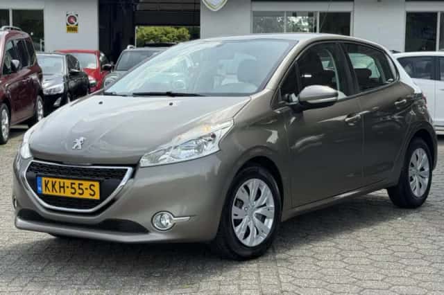 Peugeot 208 (2015) thumbnail 6