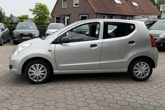 Suzuki Alto (2010) thumbnail 2