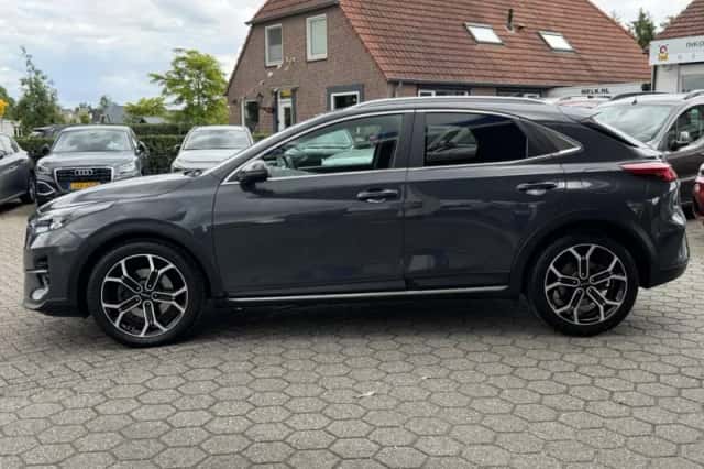 Kia XCeed (2022) thumbnail 2
