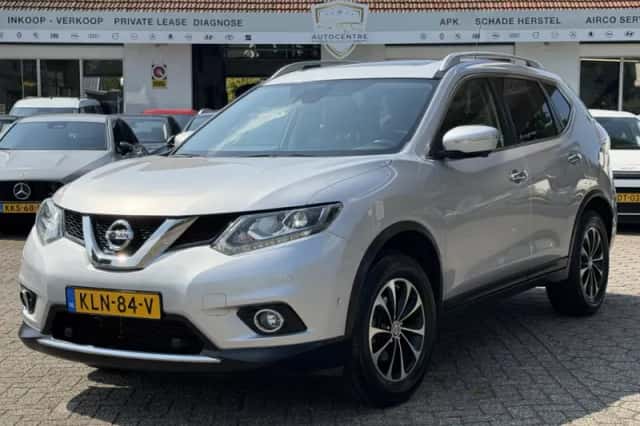 Nissan X-Trail (2018) thumbnail 4
