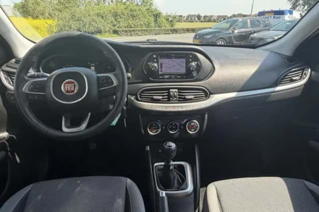 Fiat Tipo (2016) thumbnail 3