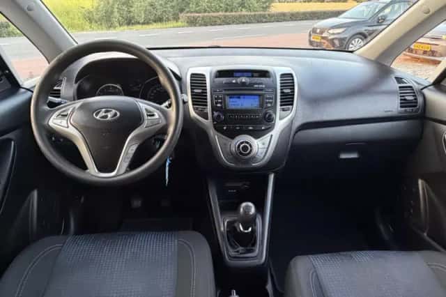 Hyundai ix20 (2011) thumbnail 3