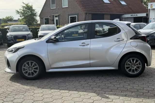 Mazda 2 Hybrid (2024) thumbnail 2
