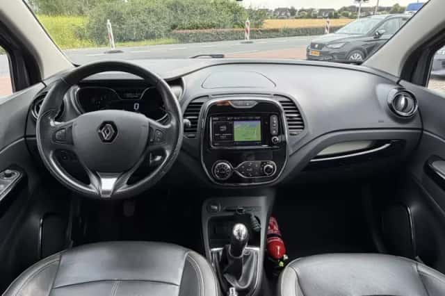 Renault Captur (2015) thumbnail 3