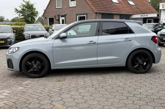 Audi A1 (2023) thumbnail 2