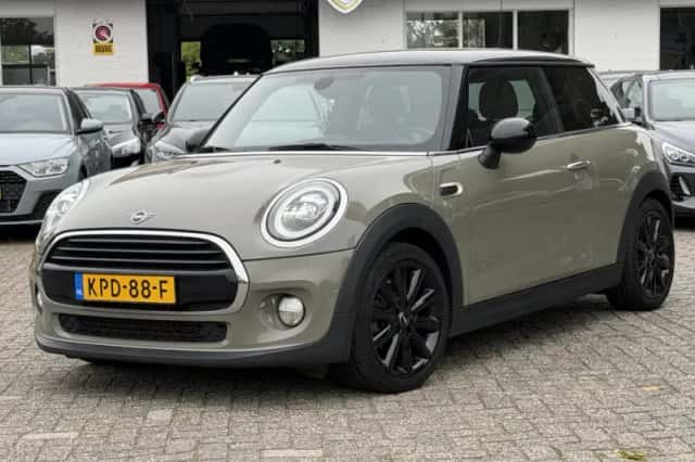 MINI Cooper (2019) thumbnail 2