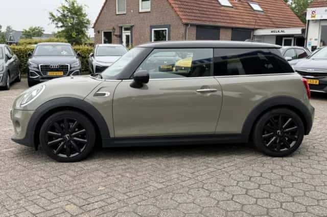 MINI Cooper (2019) thumbnail 3
