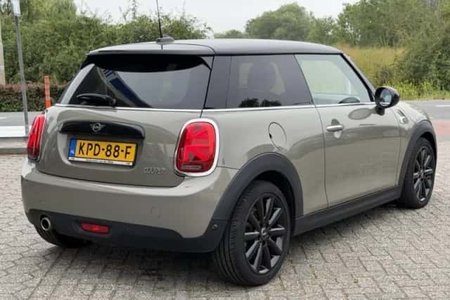 MINI Cooper (2019) thumbnail 4