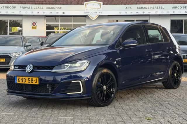 Volkswagen Golf (2020) thumbnail 4