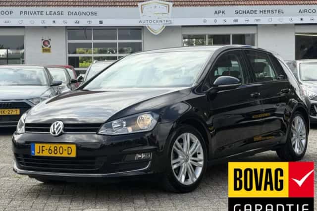 Volkswagen Golf (2016) thumbnail 1