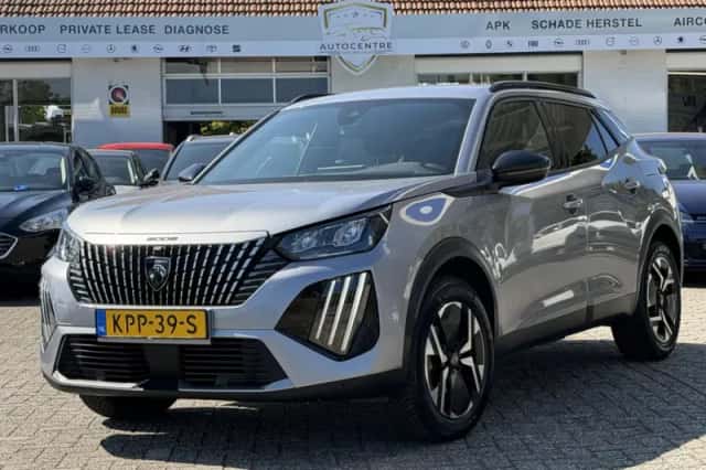 Peugeot 2008 (2024) thumbnail 4