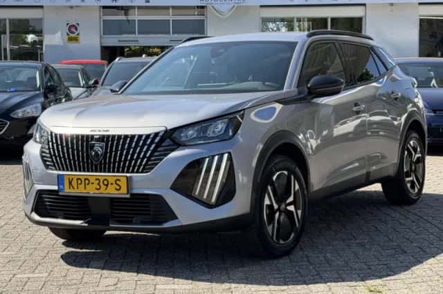 Peugeot 2008 (2024) thumbnail 5