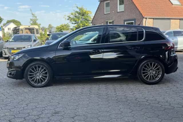 Peugeot 308 (2017) thumbnail 2
