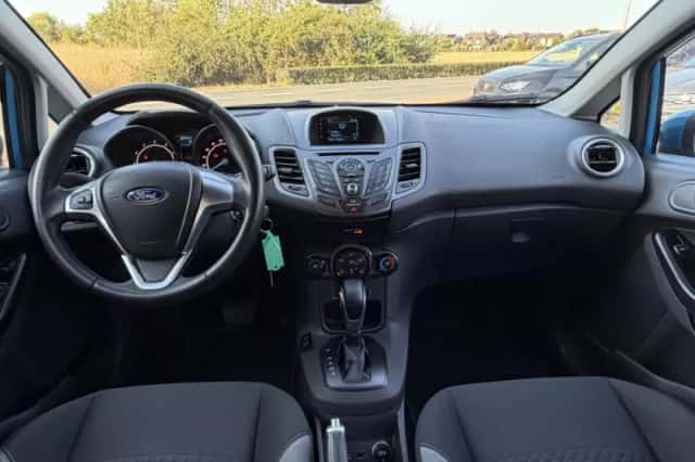 Ford Fiesta (2015) thumbnail 3