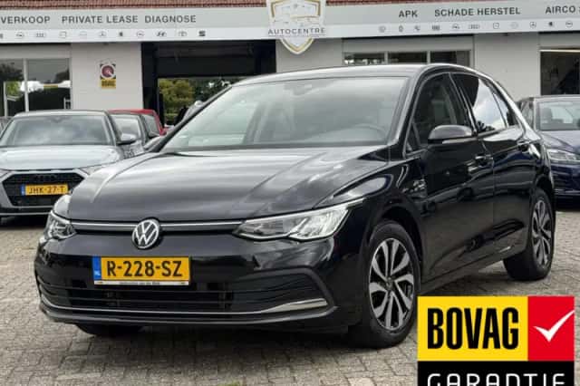 Volkswagen Golf (2022) thumbnail 1