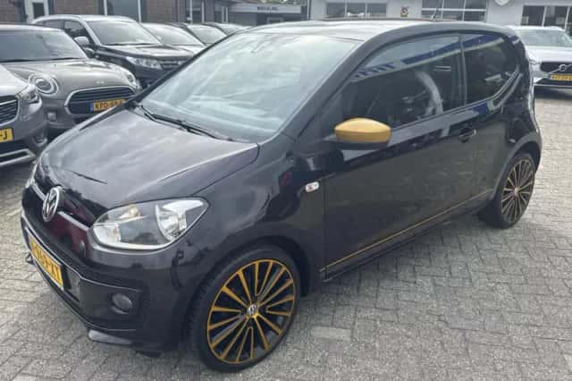 Volkswagen Up! (2015) thumbnail 2