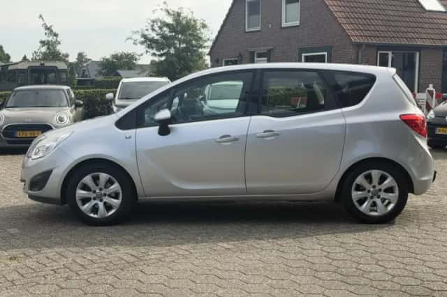 Opel Meriva (2013) thumbnail 2