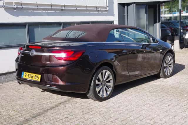 Opel Cascada (2014) thumbnail 2