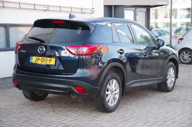 Mazda CX-5 (2016) thumbnail 2