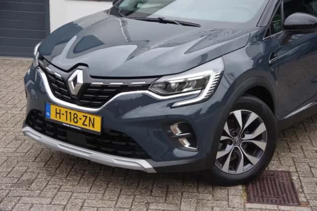 Renault Captur (2020) thumbnail 5