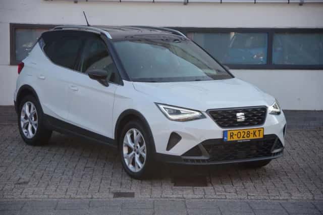 SEAT Arona (2022) thumbnail 2