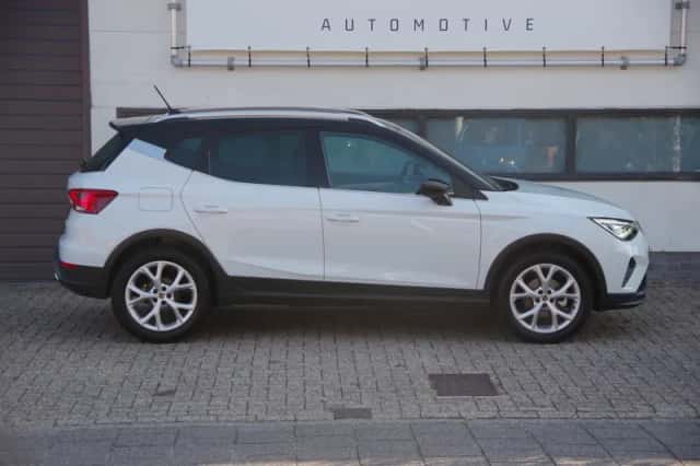 SEAT Arona (2022) thumbnail 3