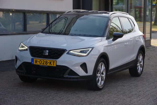 SEAT Arona (2022) thumbnail 5