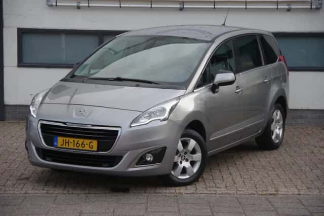Peugeot 5008 (2016) thumbnail 1
