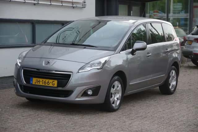 Peugeot 5008 (2016) thumbnail 6