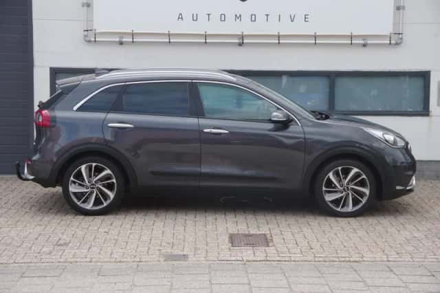 Kia Niro (2017) thumbnail 3